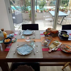 https://villa-mia-vence.fr-provencehotel.com