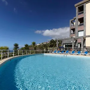 https://hotel-escola.madeira-islandshotels.com